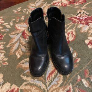 Clarks Leather Womens Boots Size 6